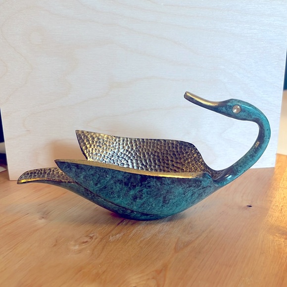 MCM Oppenheim Verdigris Swan pipe holder - Picture 1 of 4